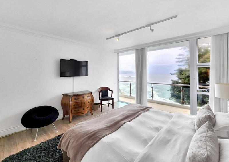 5 Bedroom Property for Sale in Bantry Bay Western Cape